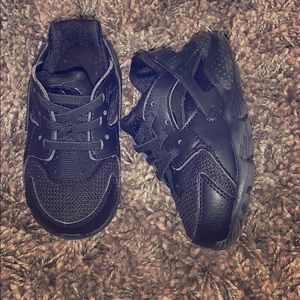 Black slip on toddlers Nike